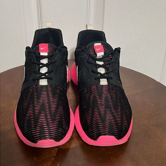 🔥🔥 NIKE ROSHE ONE FLIGHT WEIGHT GS BLACK PINK SHOES Girls Sz 6.5Y 705486 002 - Picture 4 of 11